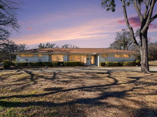 215 E Huitt Lane, Euless, TX 76040