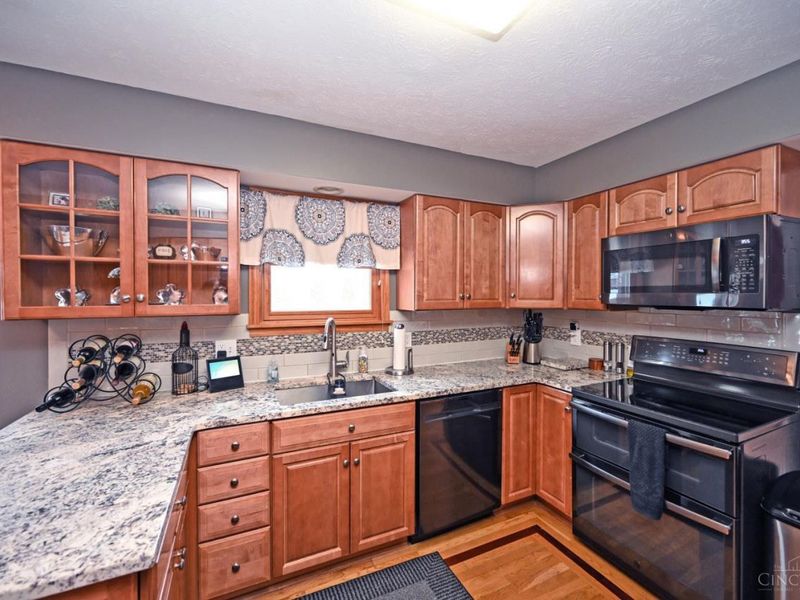 8736 Tiburon Drive, Cincinnati, OH 45249 Photo 23