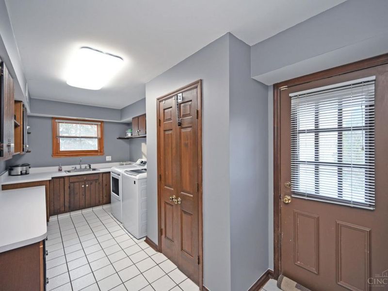 8736 Tiburon Drive, Cincinnati, OH 45249 Photo 38