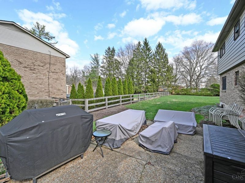 8736 Tiburon Drive, Cincinnati, OH 45249 Photo 80