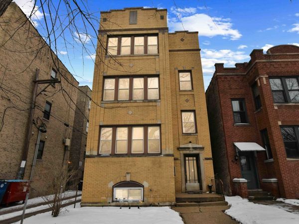 4043 N Sawyer Avenue, Chicago, IL 60618