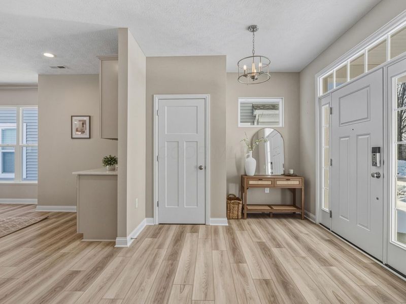 5552 Jessica Lane W, Powell, OH 43065 Photo 4