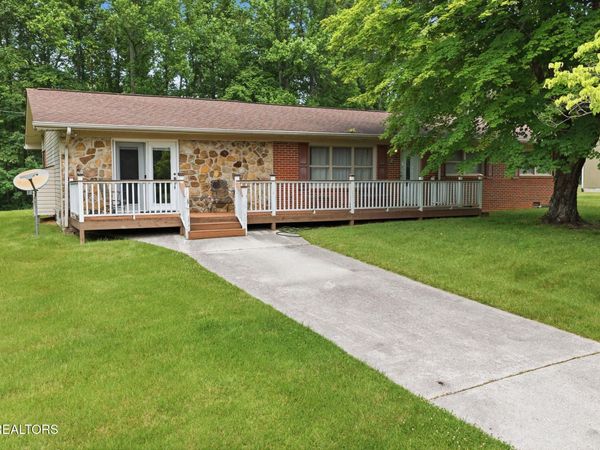 815 Stephens Rd, Rocky Top, TN 37769