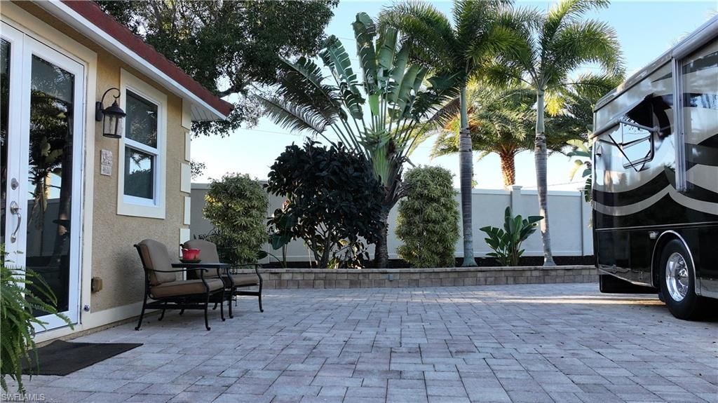 4620 Southern Breeze Dr, Naples, FL 34114 Photo