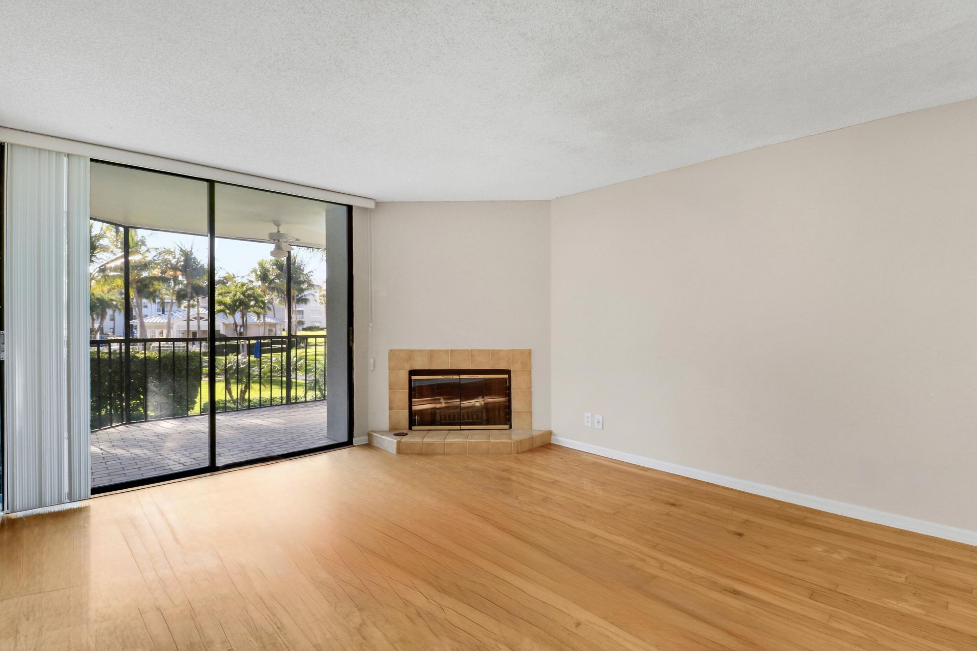 122 Bay Colony Drive N, Juno Beach, FL 33408 Photo