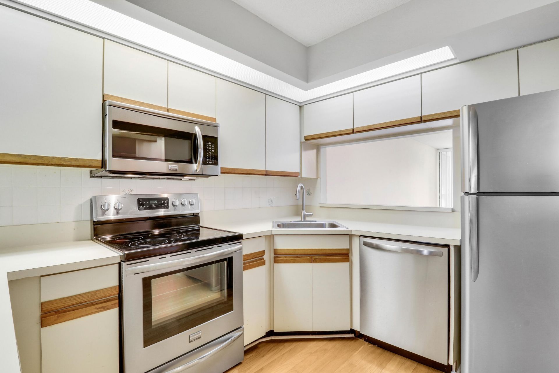 122 Bay Colony Drive N, Juno Beach, FL 33408 Photo