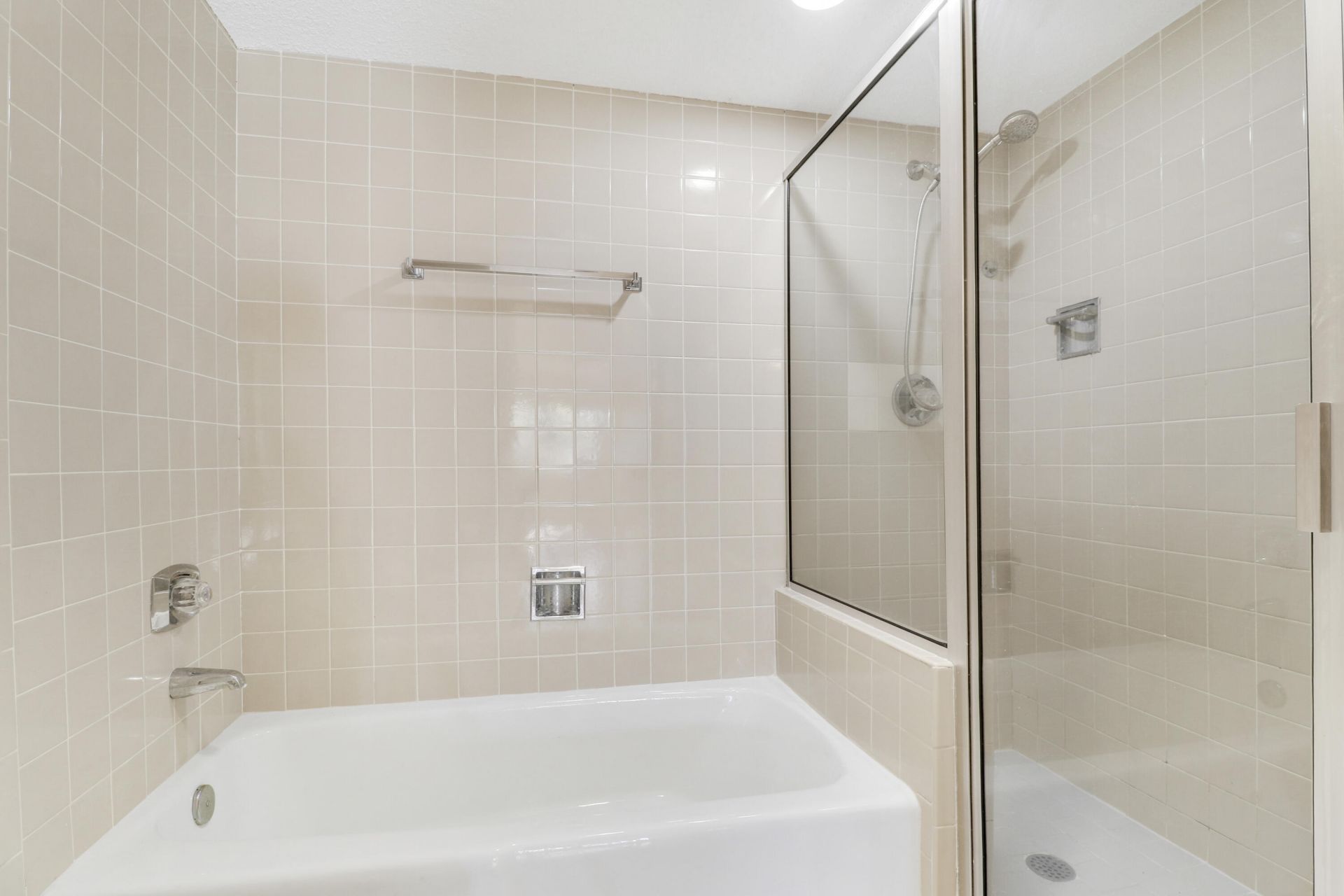 122 Bay Colony Drive N, Juno Beach, FL 33408 Photo