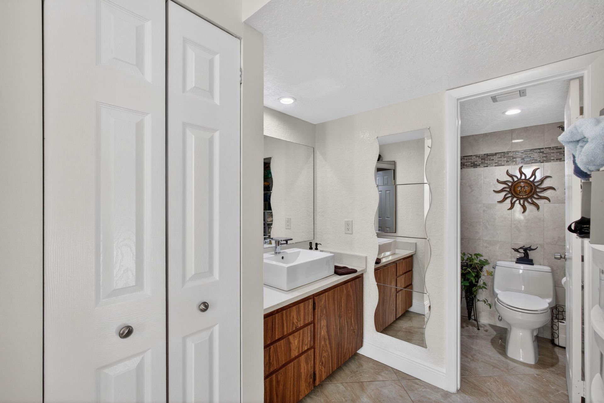 3716 Whitehall Drive, Unit 203, West Palm Beach, FL 33401 Photo