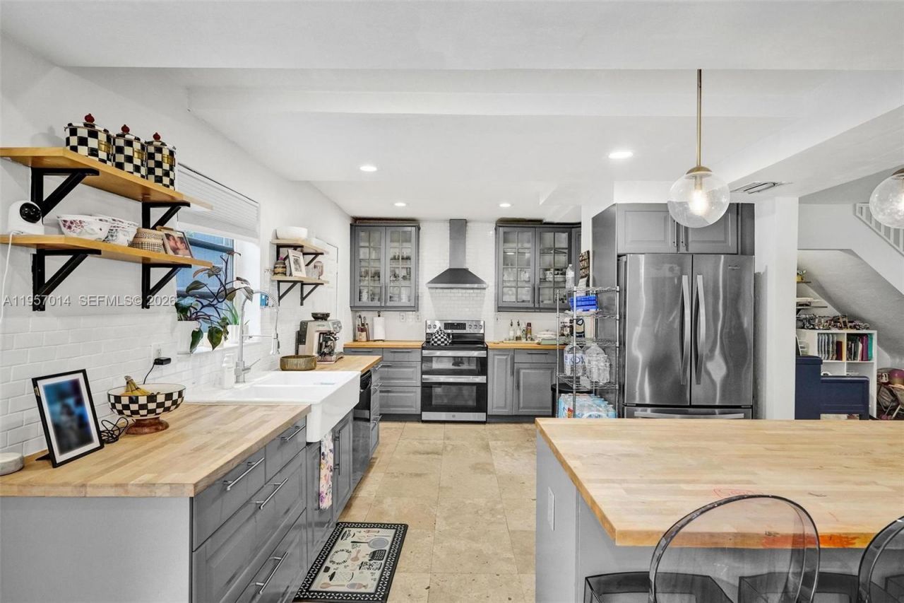 1165 99th St , Unit 2, Bay Harbor Islands, FL 33154 Photo