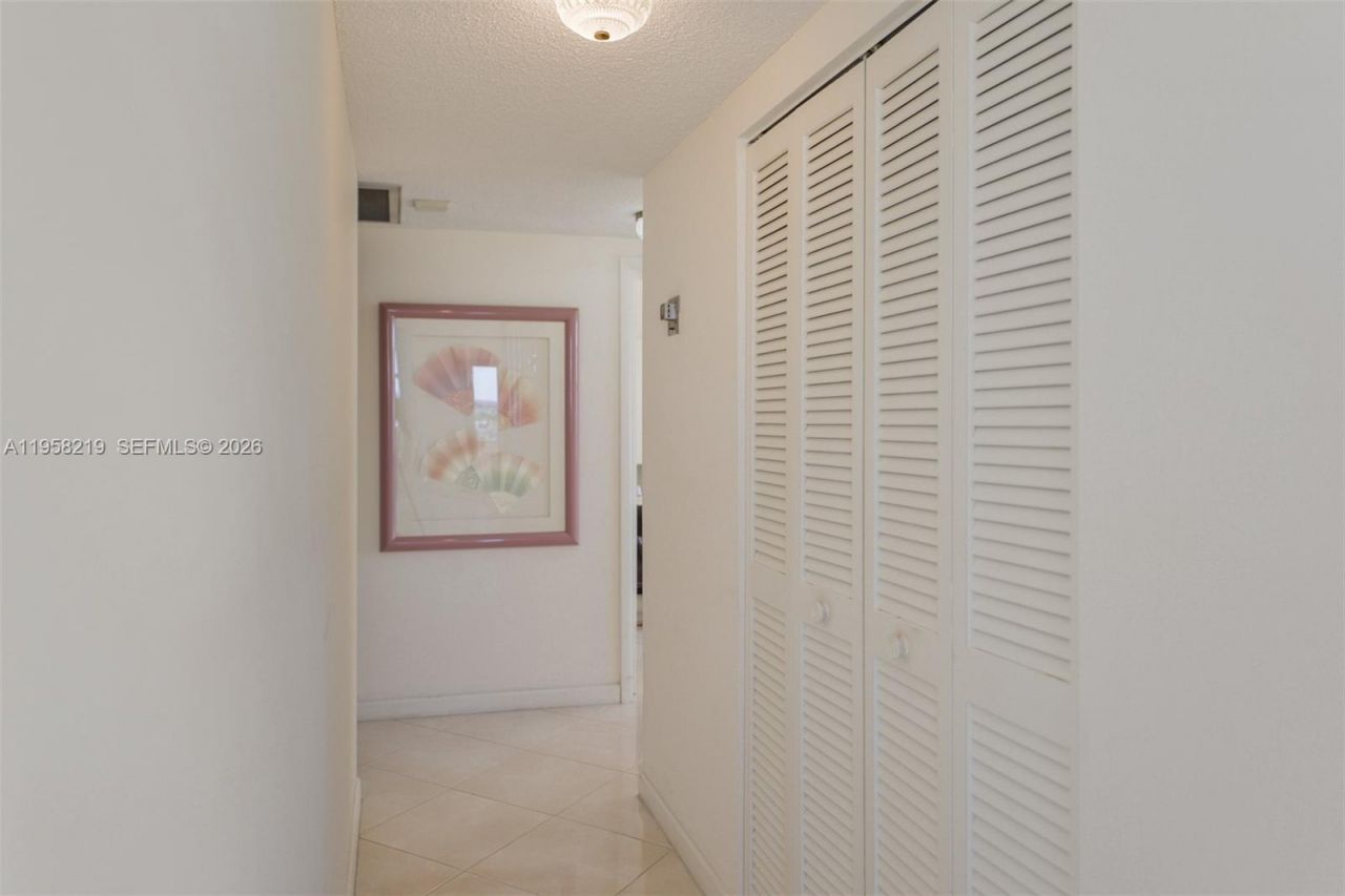 1965 S Ocean Dr, Unit 12R, Hallandale Beach, FL 33009 Photo