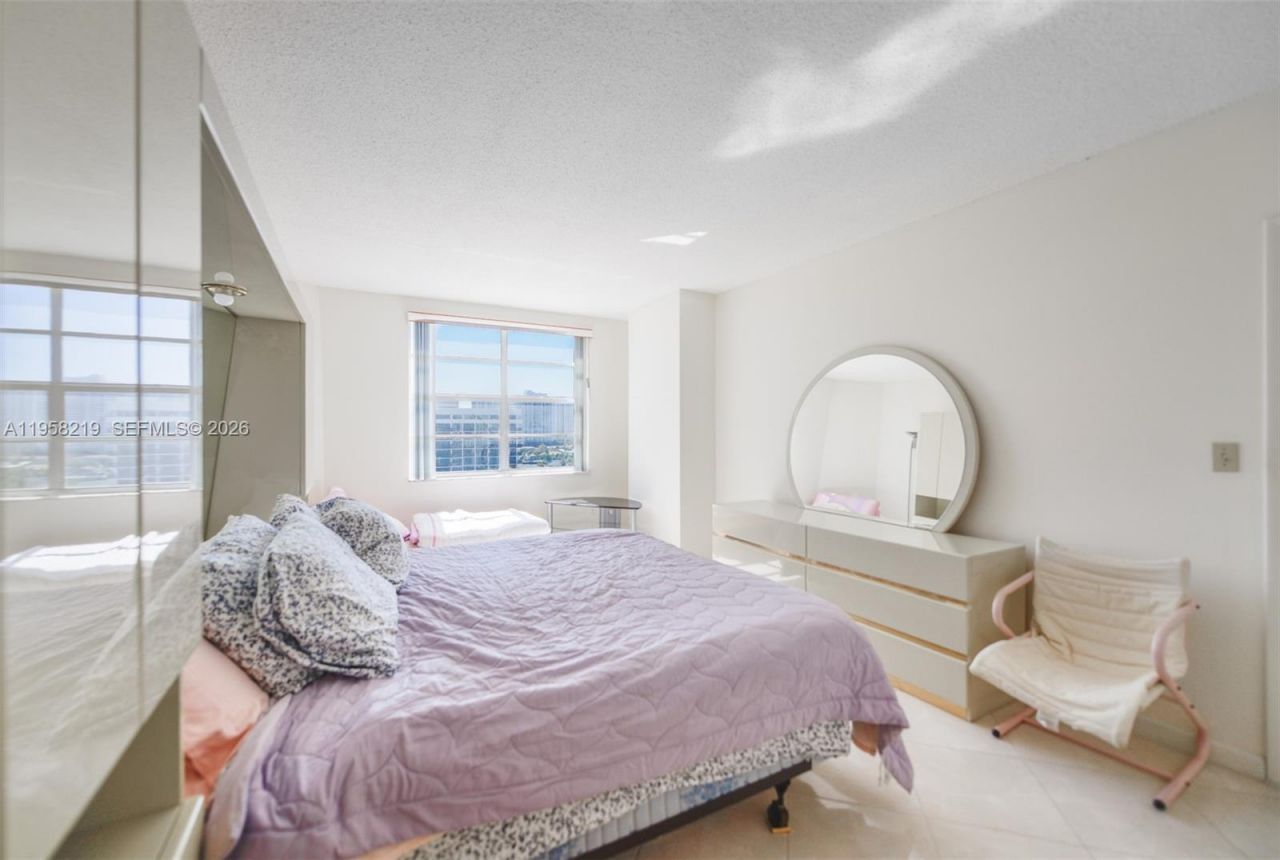1965 S Ocean Dr, Unit 12R, Hallandale Beach, FL 33009 Photo
