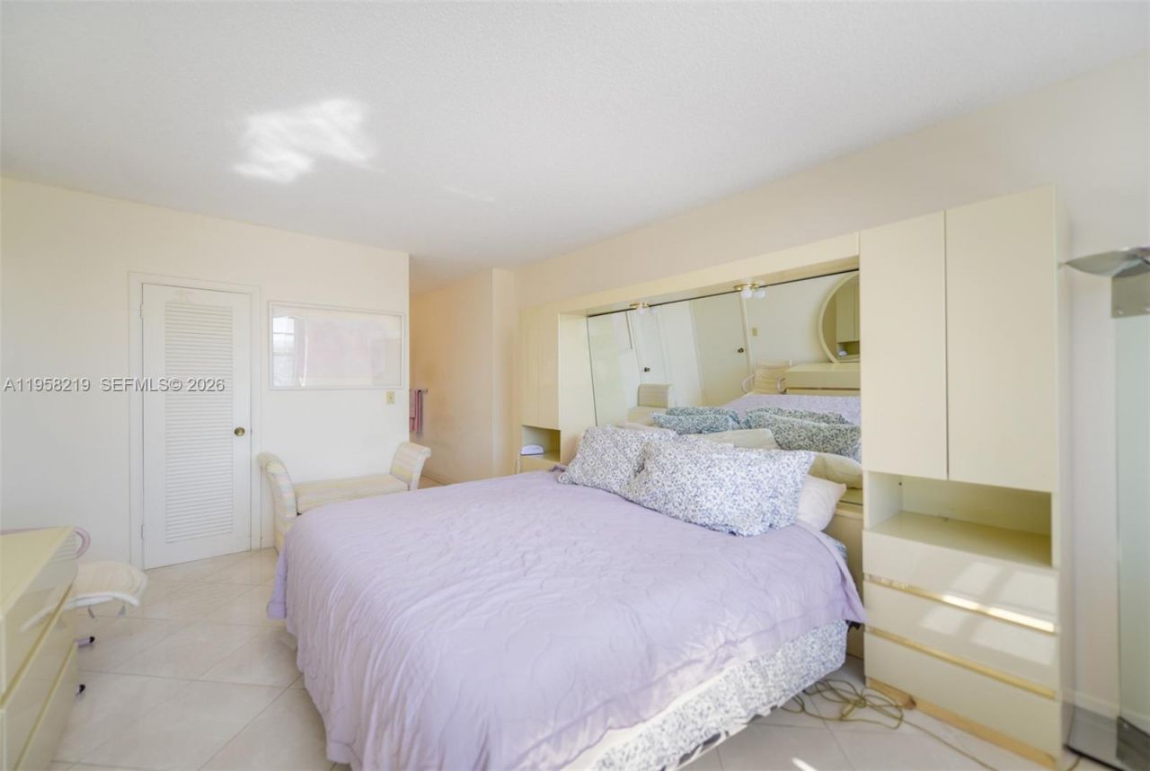 1965 S Ocean Dr, Unit 12R, Hallandale Beach, FL 33009 Photo