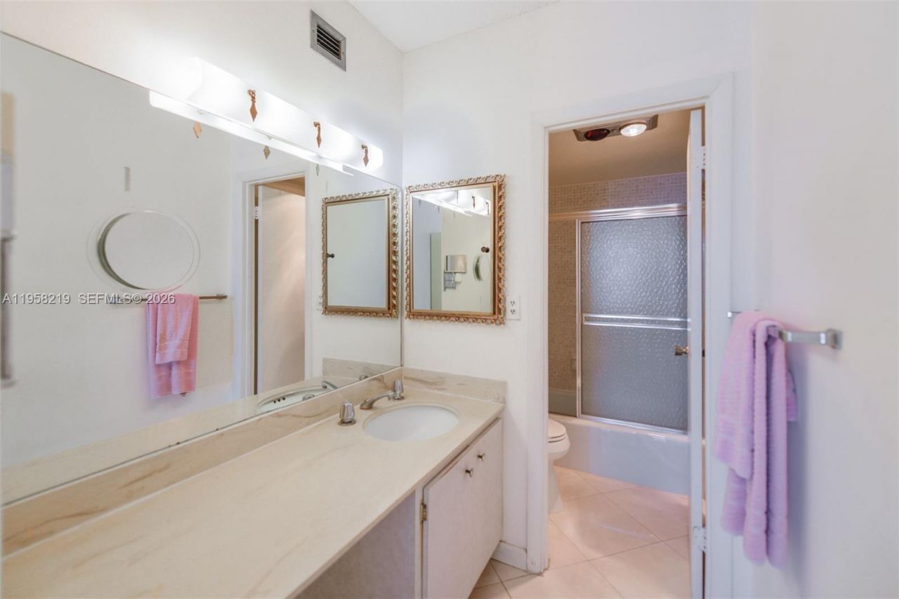 1965 S Ocean Dr, Unit 12R, Hallandale Beach, FL 33009 Photo