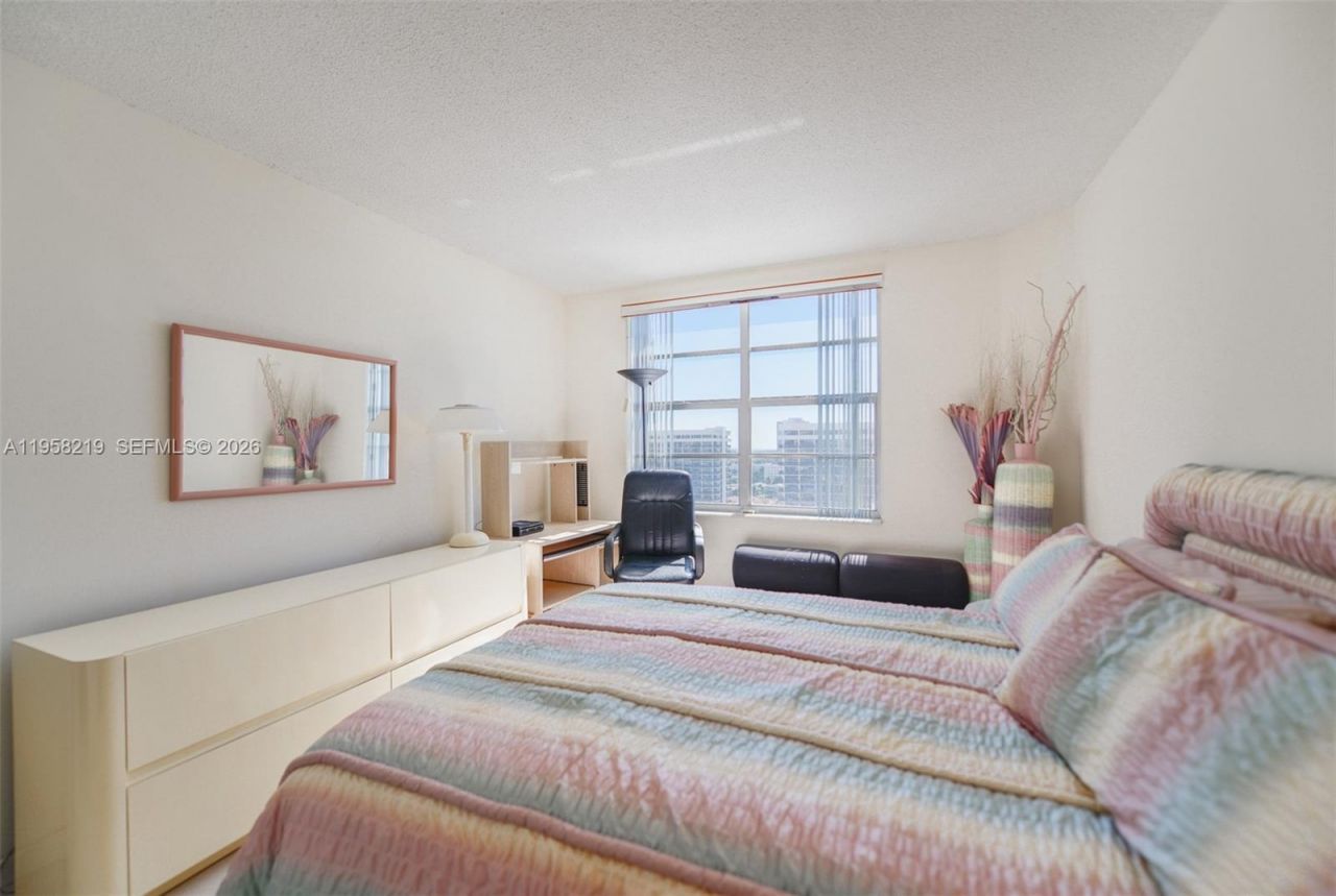 1965 S Ocean Dr, Unit 12R, Hallandale Beach, FL 33009 Photo