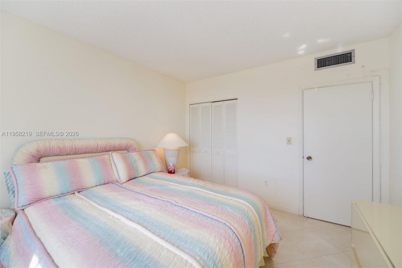 1965 S Ocean Dr, Unit 12R, Hallandale Beach, FL 33009 Photo