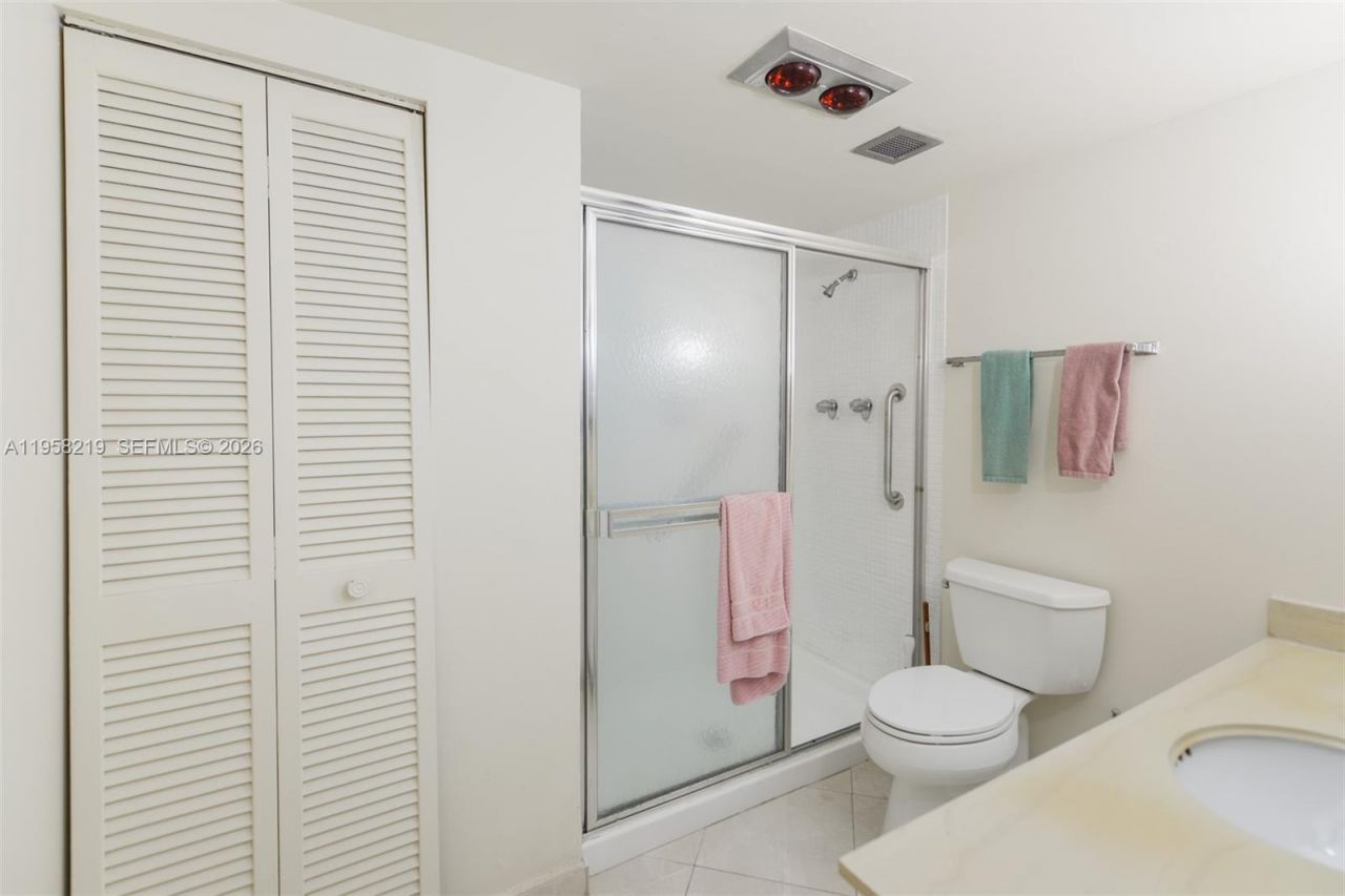 1965 S Ocean Dr, Unit 12R, Hallandale Beach, FL 33009 Photo