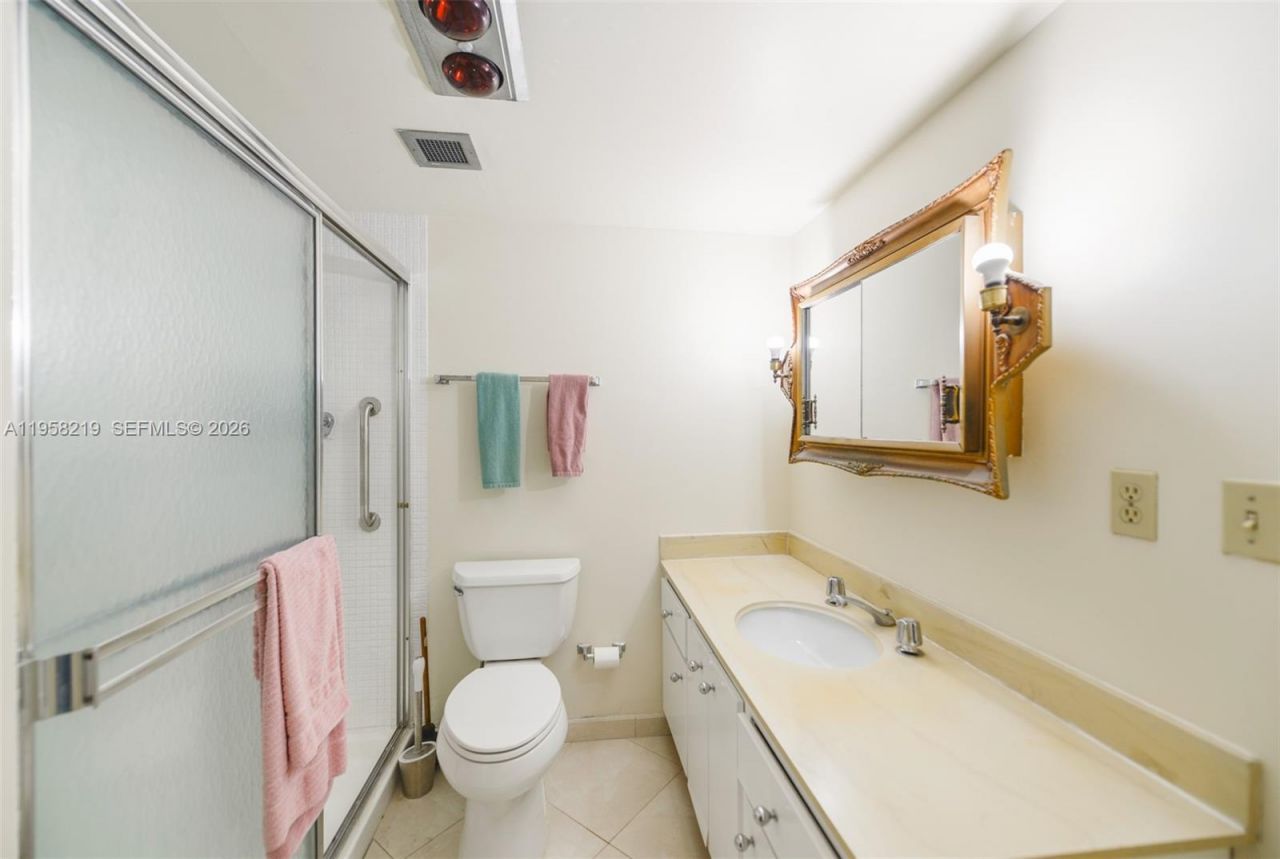 1965 S Ocean Dr, Unit 12R, Hallandale Beach, FL 33009 Photo