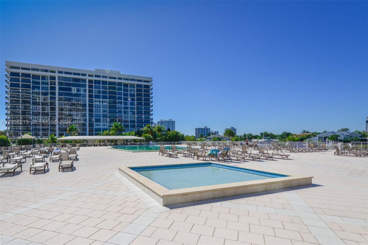 1965 S Ocean Dr, Unit 12R, Hallandale Beach, FL 33009 Photo