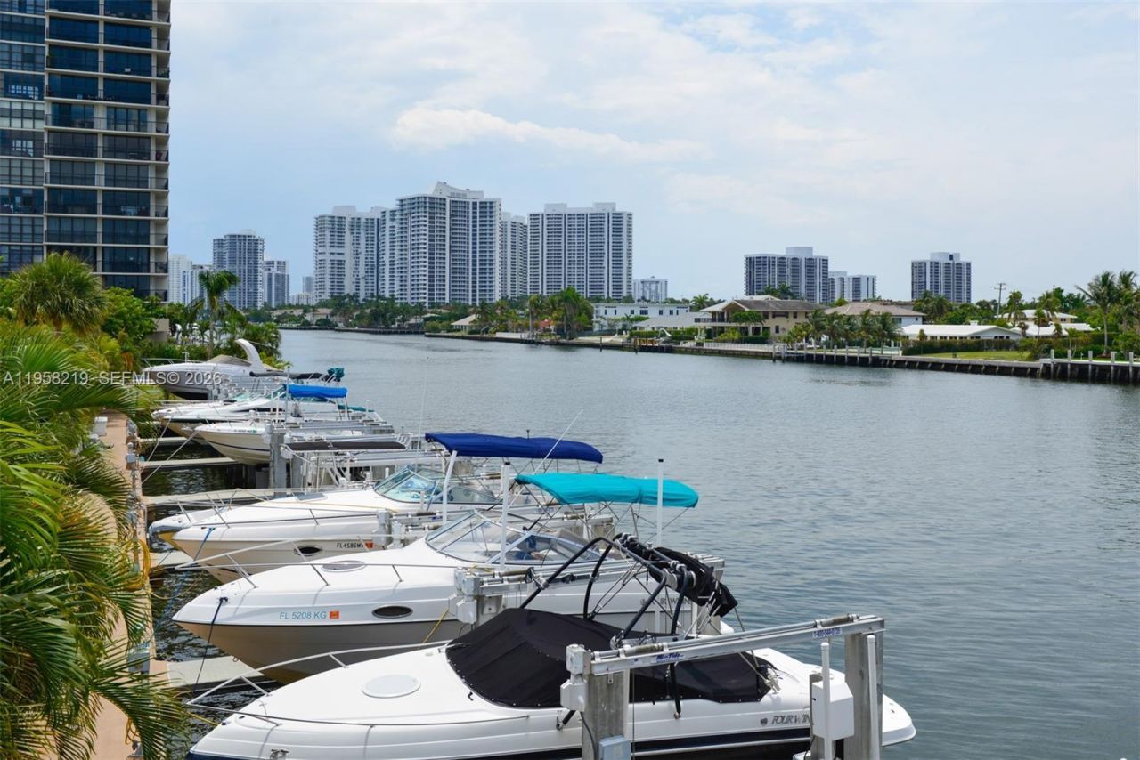 1965 S Ocean Dr, Unit 12R, Hallandale Beach, FL 33009 Photo