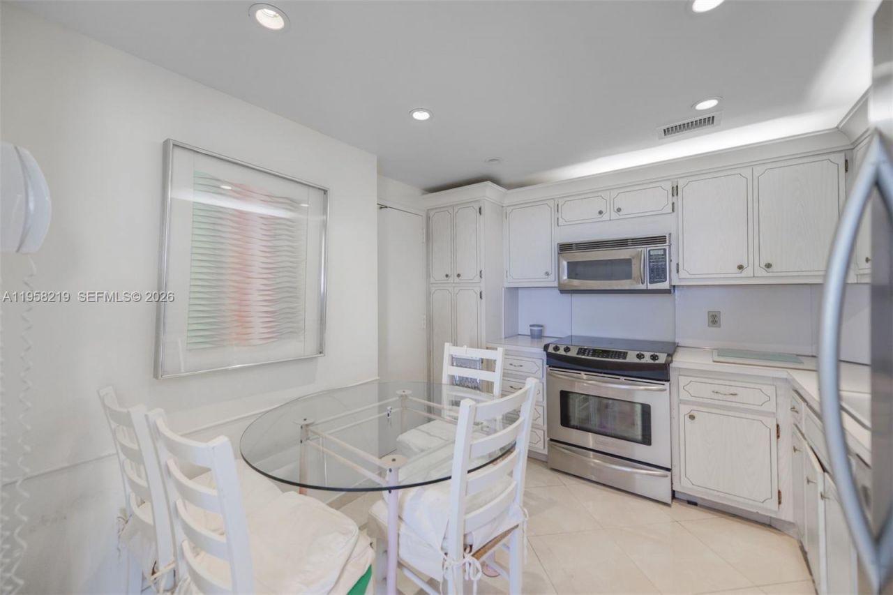 1965 S Ocean Dr, Unit 12R, Hallandale Beach, FL 33009 Photo