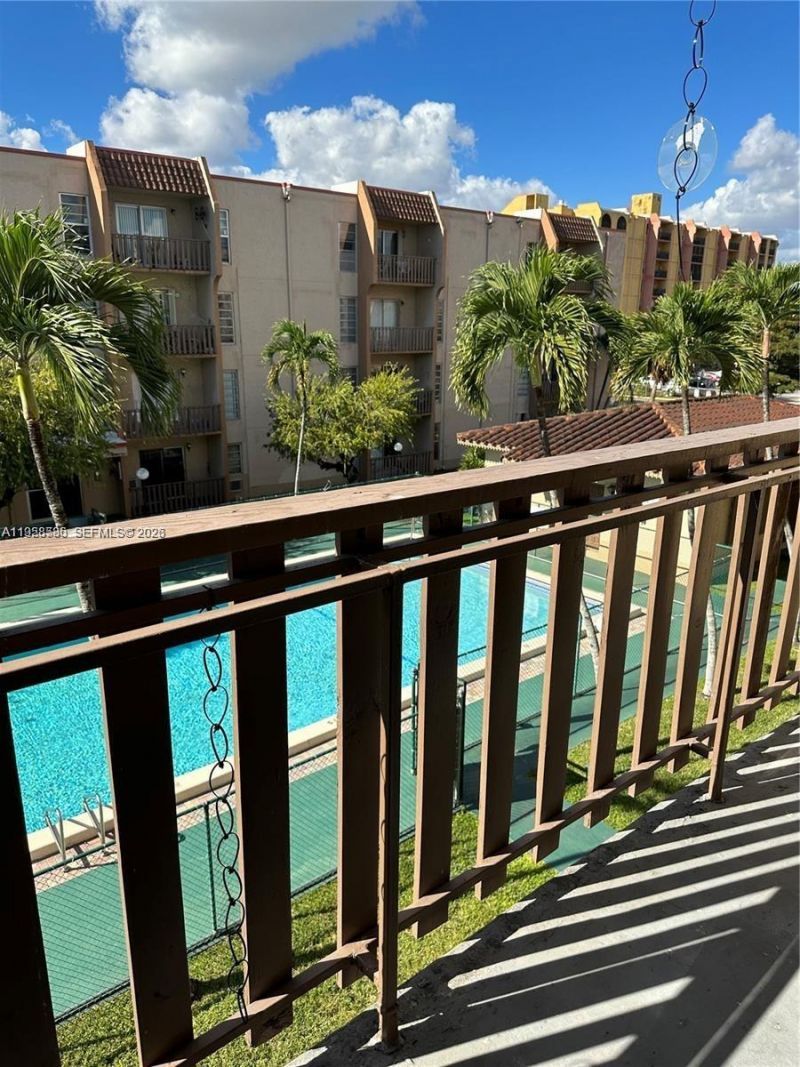 4715 NW 7th St, Unit 302-2, Miami, FL 33126 Photo