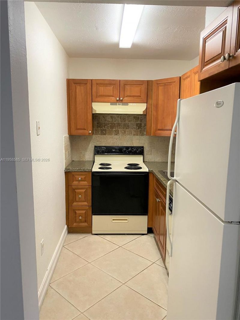 4715 NW 7th St, Unit 302-2, Miami, FL 33126 Photo