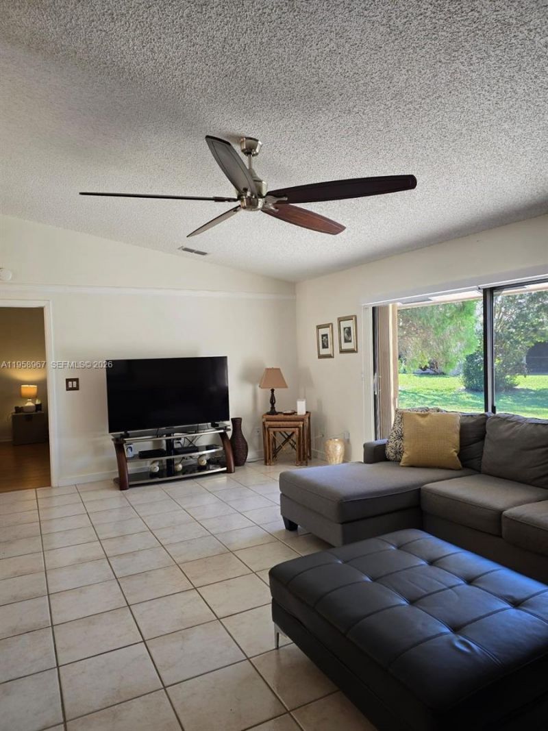5 Rogart Cir, Boynton Beach, FL 33426 Photo