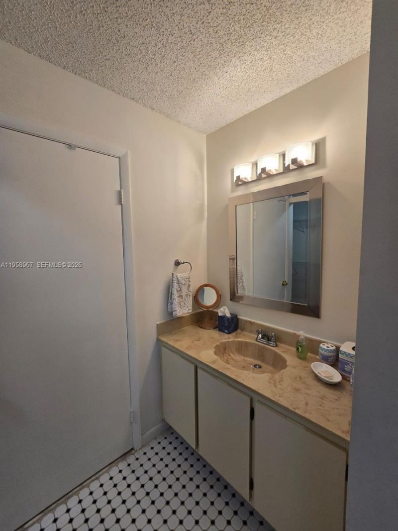 5 Rogart Cir, Boynton Beach, FL 33426 Photo