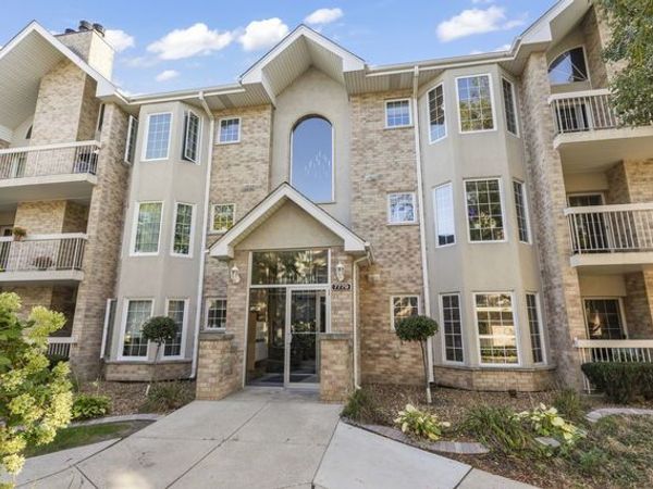 7779 Bristol Park Drive, Unit 1SE, Tinley Park, IL 60477