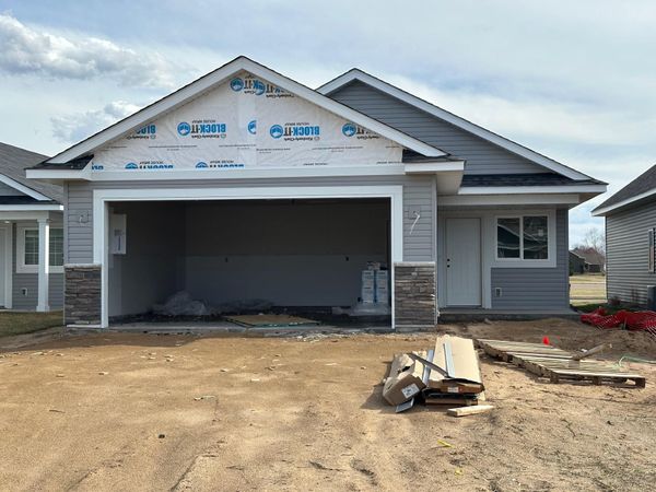 720 Cherrywood Lane NE, Isanti, MN 55040