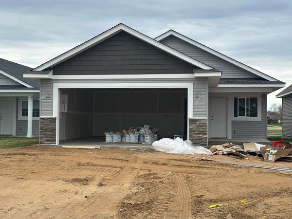 720 Cherrywood Lane NE, Isanti, MN 55040