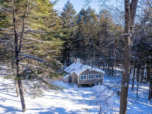 107 Jay Hill Road, Hartford, VT 05059