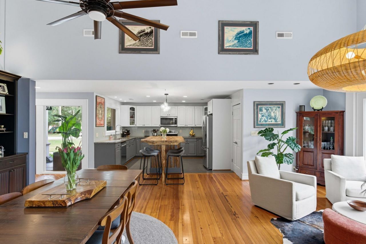 1031 Lakeview Drive Photo 10