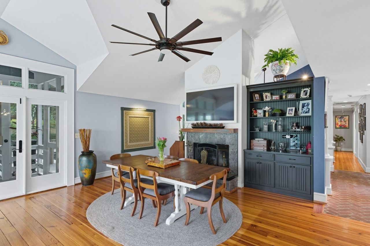 1031 Lakeview Drive Photo 13