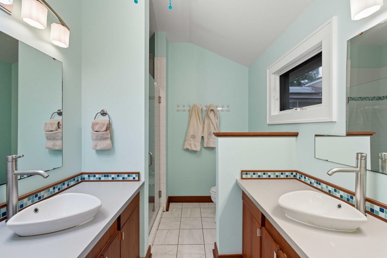 1031 Lakeview Drive Photo 17