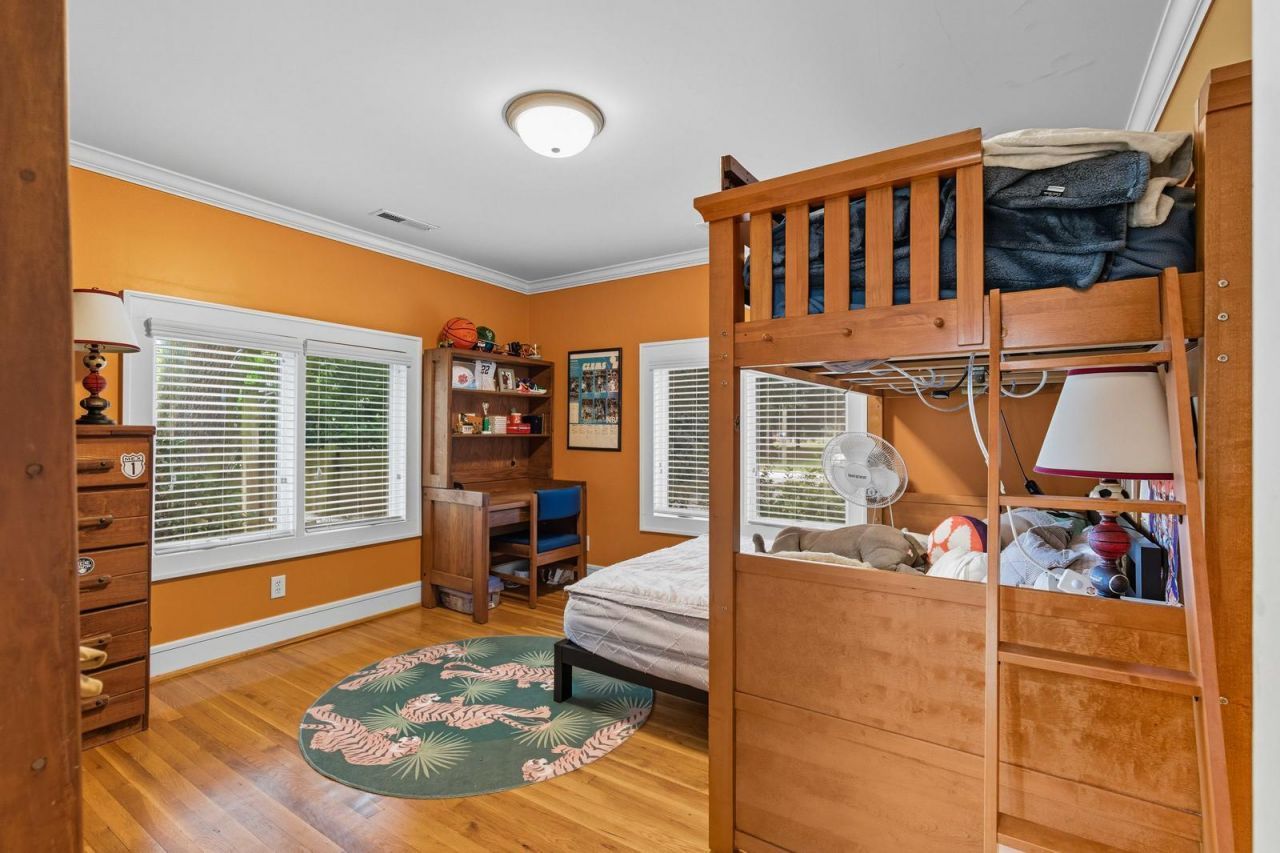 1031 Lakeview Drive Photo 18