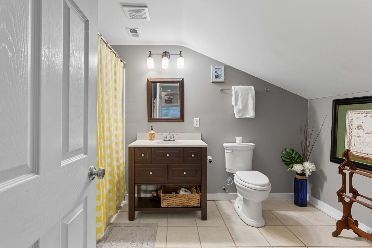 1031 Lakeview Drive Photo 23