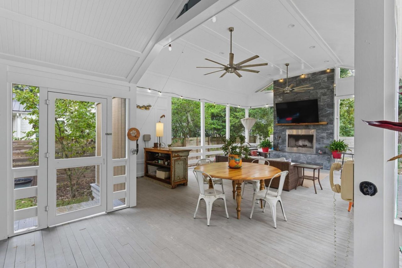 1031 Lakeview Drive Photo 24