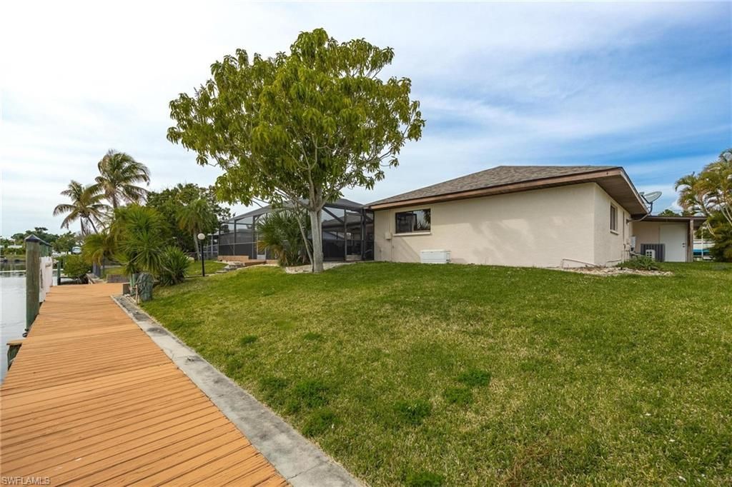 1719 W Bluewater Ter, North Fort Myers, FL 33903 Photo