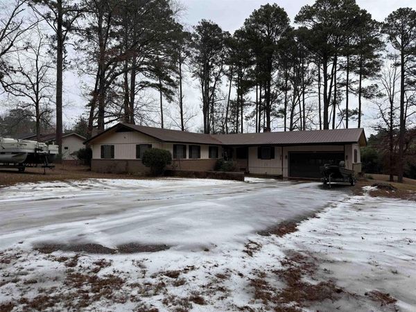 925 Woodcrest Road, Camden, AR 71701