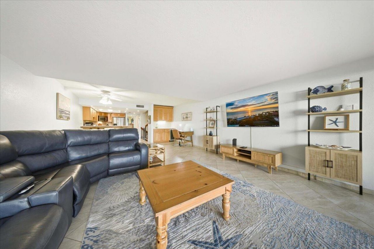 1133 W Ocean Drive, Unit 7, Key Colony, FL 33051 Photo