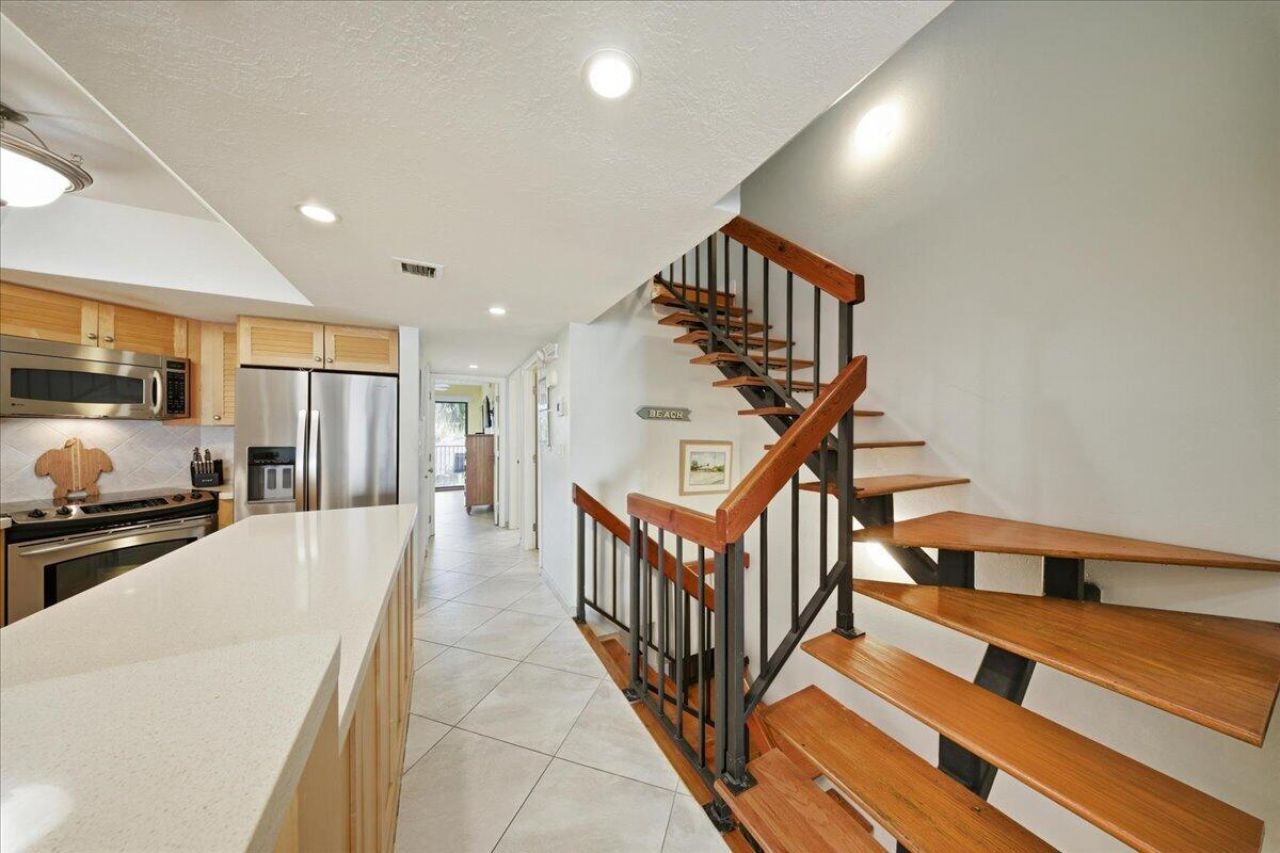 1133 W Ocean Drive, Unit 7, Key Colony, FL 33051 Photo