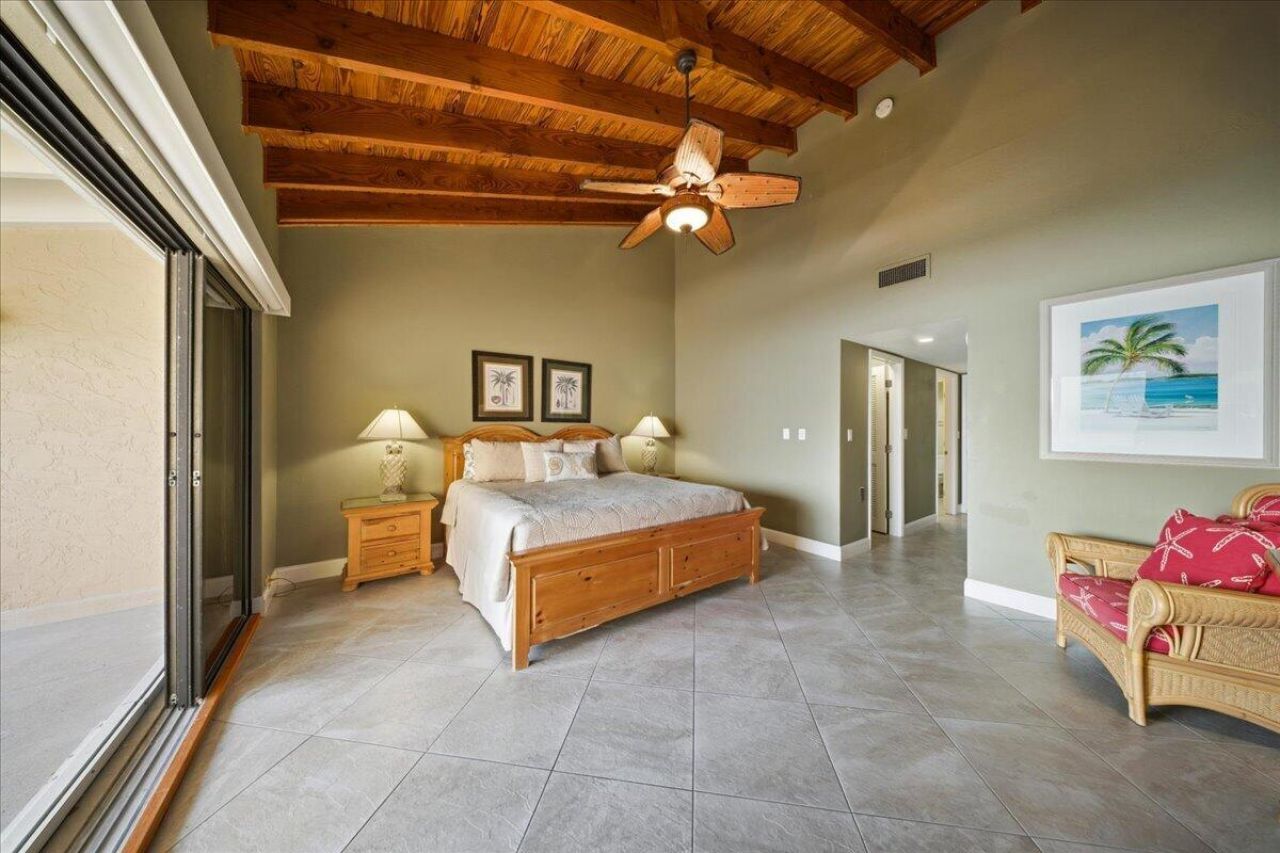 1133 W Ocean Drive, Unit 7, Key Colony, FL 33051 Photo