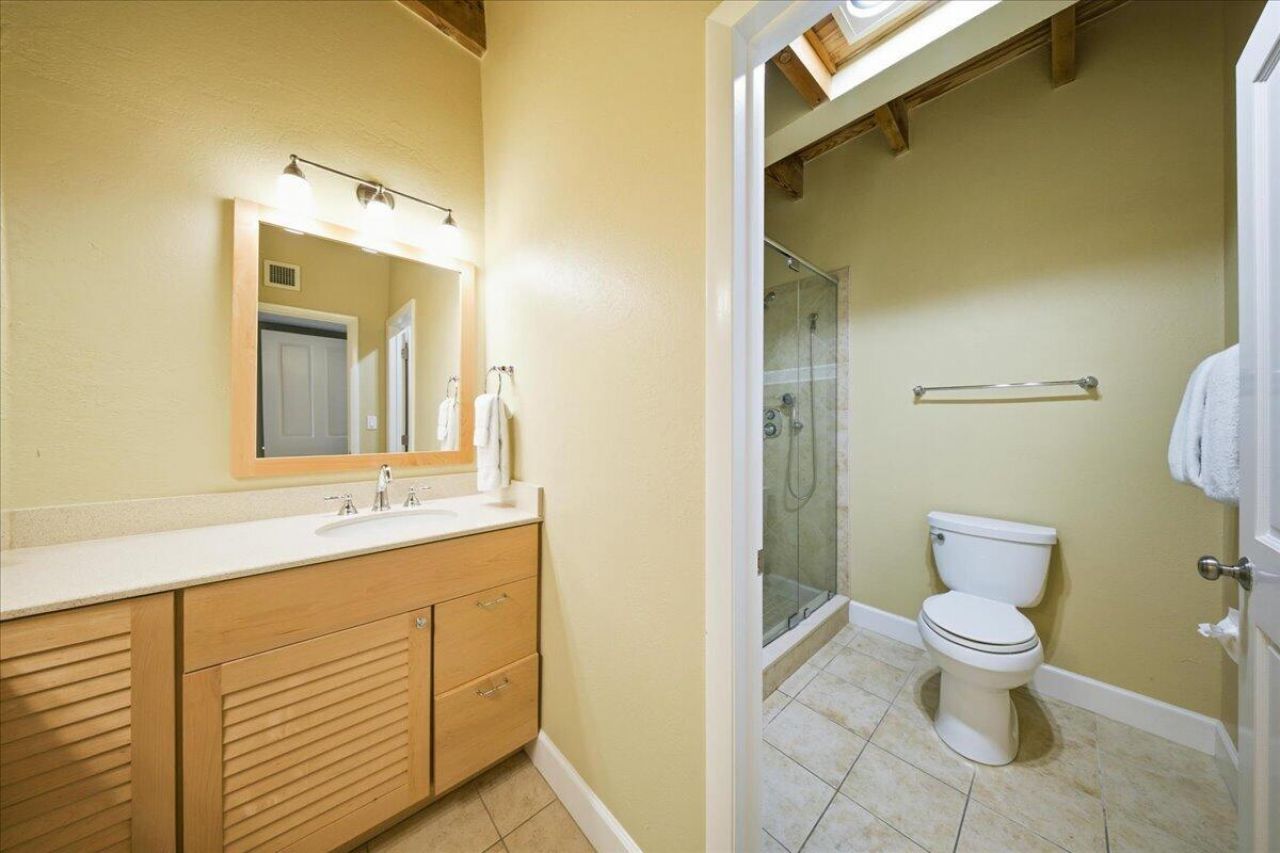 1133 W Ocean Drive, Unit 7, Key Colony, FL 33051 Photo