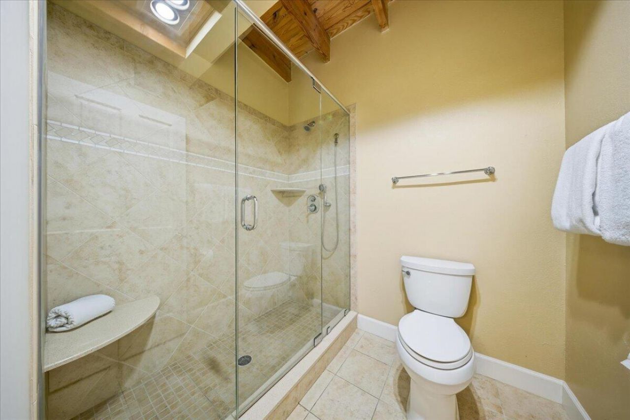 1133 W Ocean Drive, Unit 7, Key Colony, FL 33051 Photo