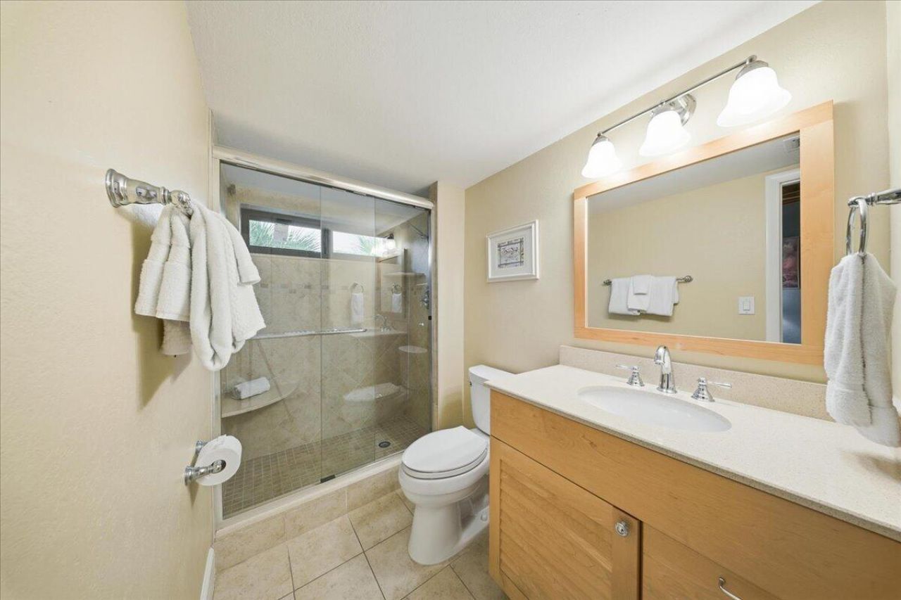 1133 W Ocean Drive, Unit 7, Key Colony, FL 33051 Photo