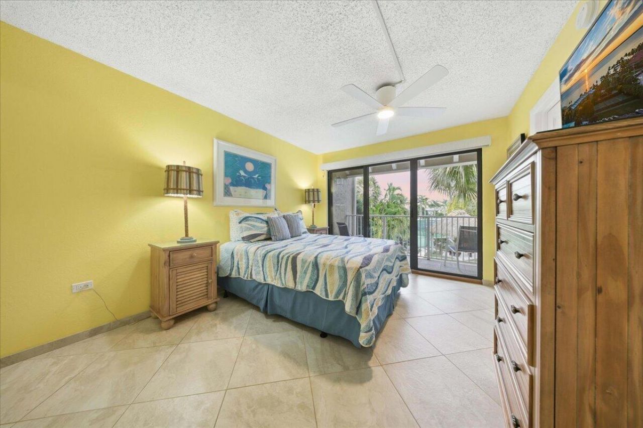 1133 W Ocean Drive, Unit 7, Key Colony, FL 33051 Photo