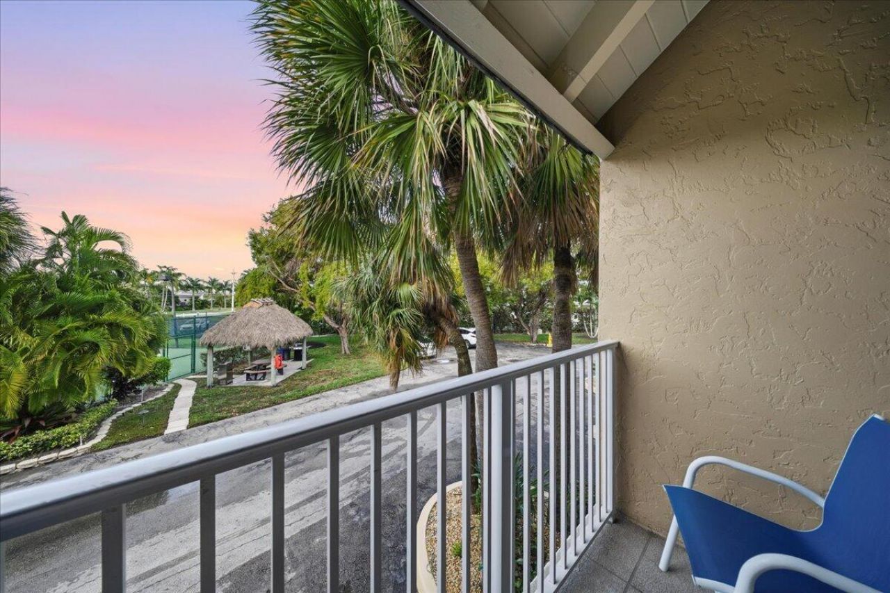 1133 W Ocean Drive, Unit 7, Key Colony, FL 33051 Photo