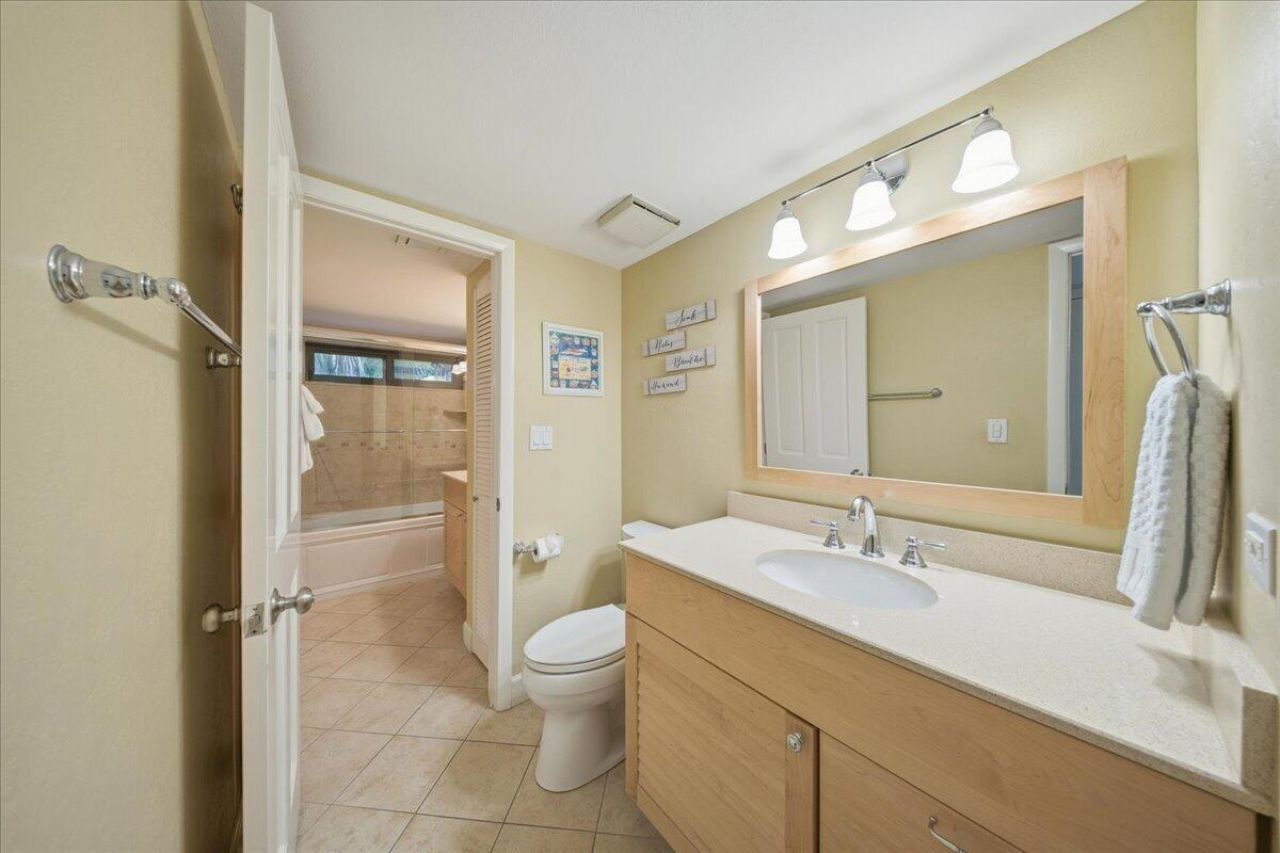 1133 W Ocean Drive, Unit 7, Key Colony, FL 33051 Photo