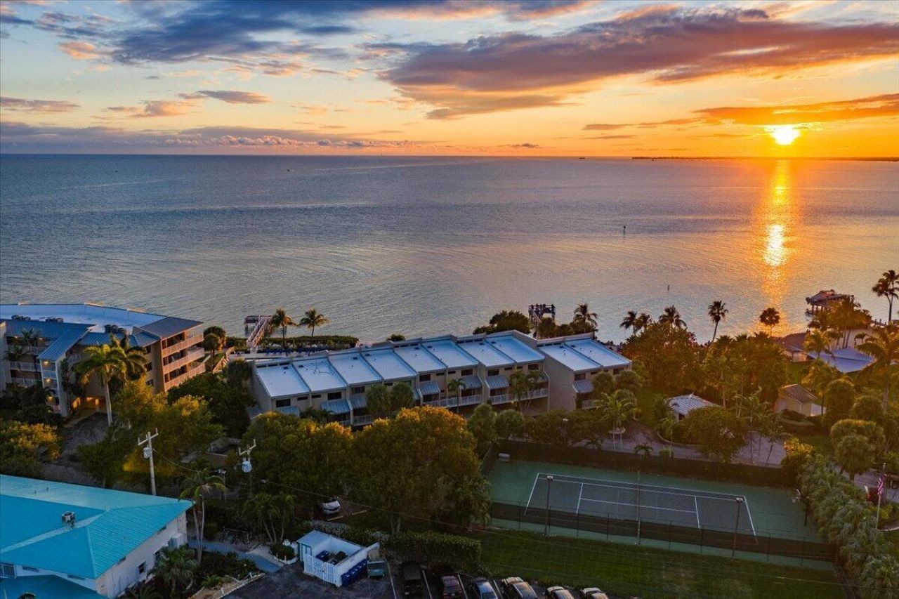 1133 W Ocean Drive, Unit 7, Key Colony, FL 33051 Photo